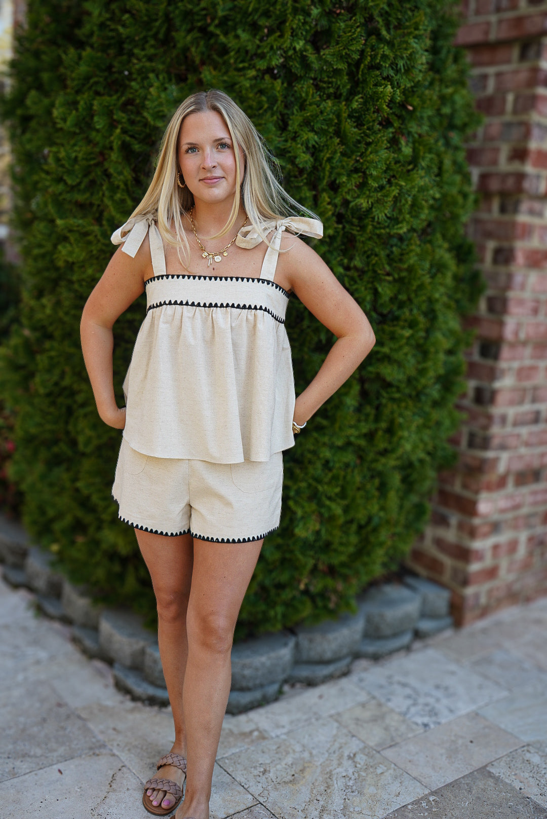 Out & About Linen Set