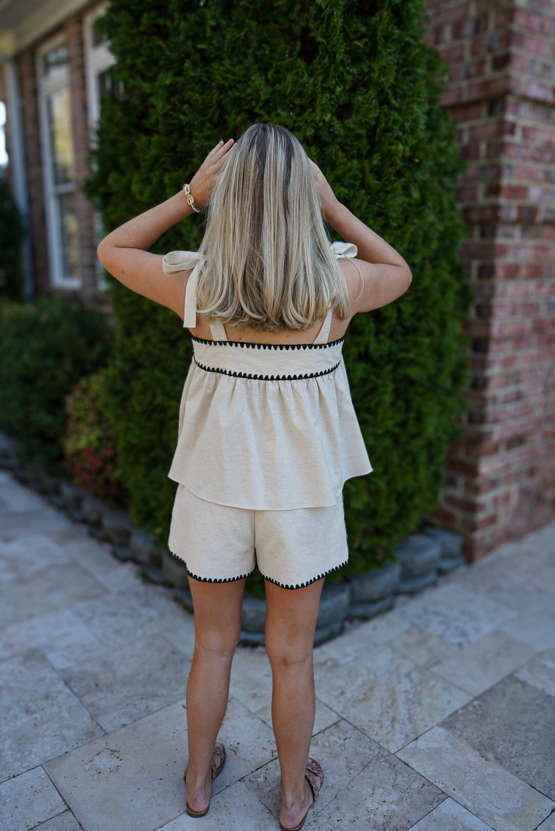 Out & About Linen Set