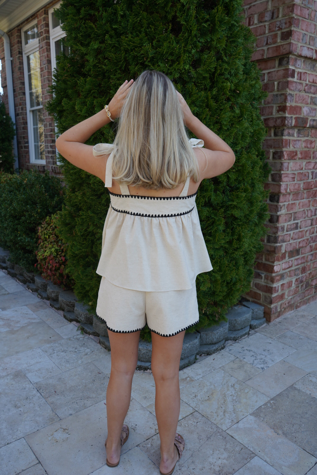 Out & About Linen Set