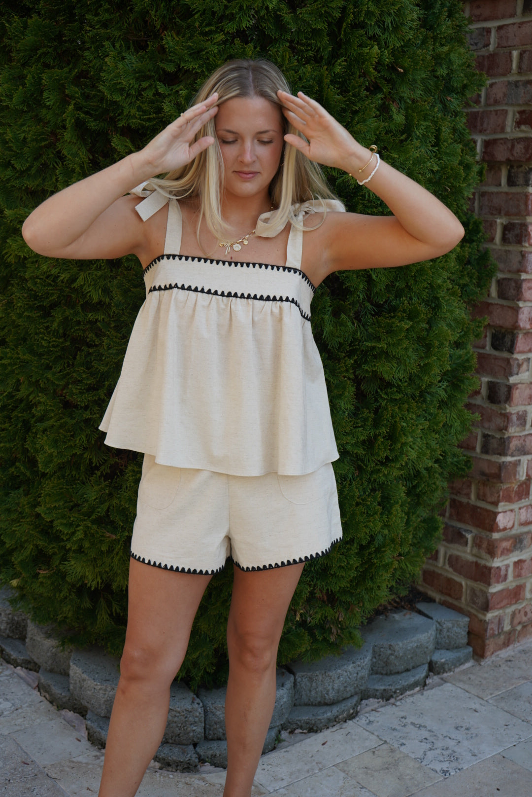 Out & About Linen Set
