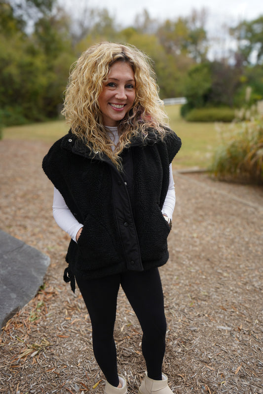 Black Sherpa Vest - Black