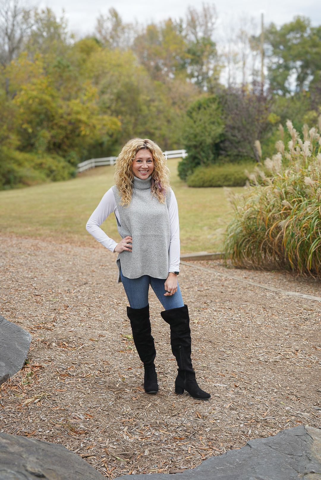 Sleeveless Turtleneck Sweater Vest - Gray
