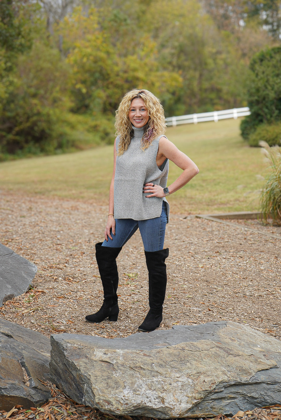 Sleeveless Turtleneck Sweater Vest - Gray