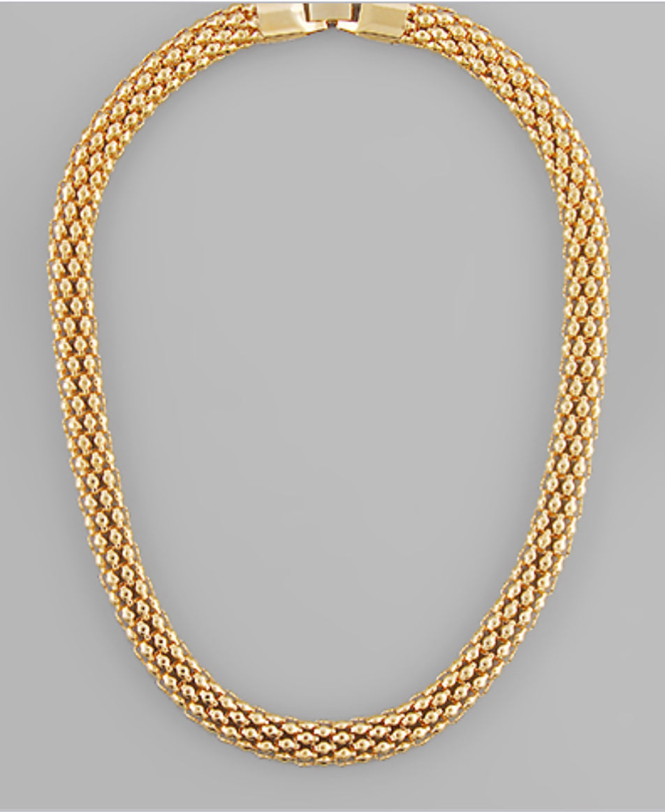 Gold Three-Dimentional Metal Chain Necklace